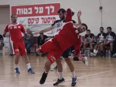 דדי פרץ (עם הכדור) מהפועל אשדוד במשחק מול הרצליה - (מערכת וואלה! NEWS , צילום משה דהן, הפועל אשדוד) דדי פרץ (עם הכדור) מהפועל אשדוד במשחק מול הרצליה - (מערכת וואלה! NEWS , צילום משה דהן, הפועל אשדוד)