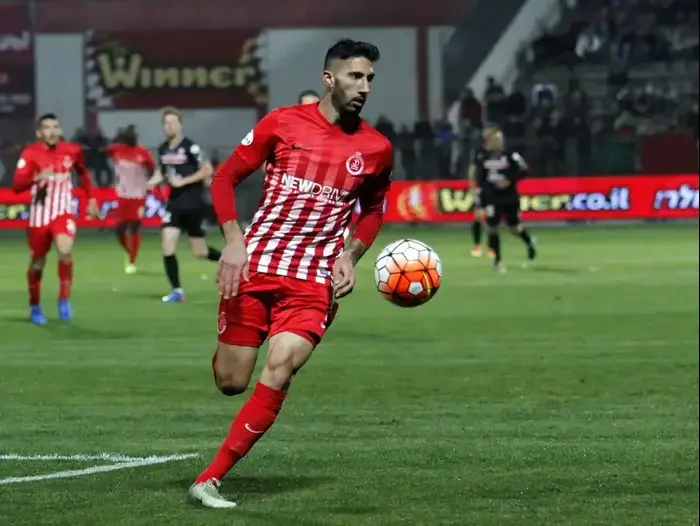 שחקן הפועל תל אביב, עופר ורטה (יוסי ציפקיס) שחקן הפועל תל אביב, עופר ורטה (יוסי ציפקיס)