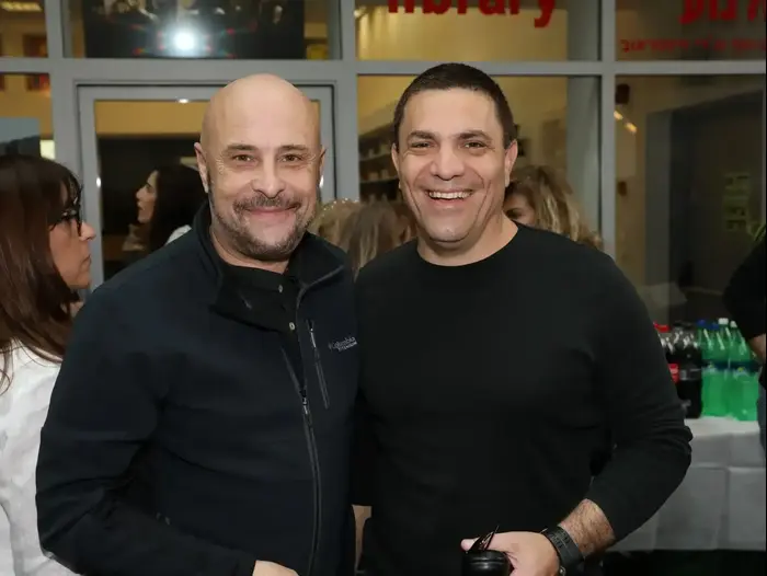 רותם אברוצקי ויואב גינאי (רפי דלויה)