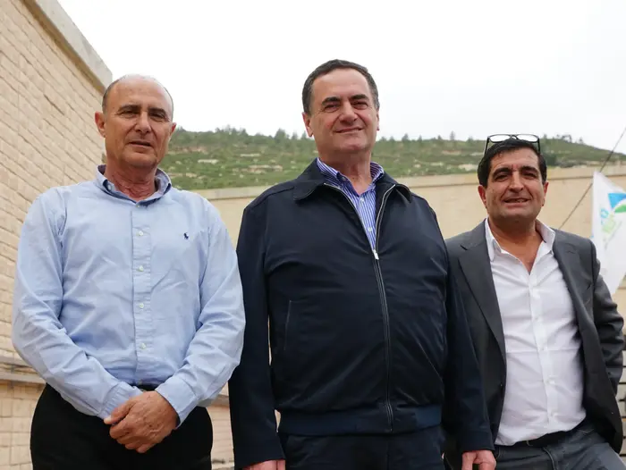 מנכ"ל נתיבי ישראל ניסים פרץ, שר התחבורה ישראל כץ ומנכ"ל רכבת ישראל שחר איילון בטקס חניכת קו כרמיאל תל אבב. אחיהוד 21 במרץ 2017 (ערן גילווארג) מנכ"ל נתיבי ישראל ניסים פרץ, שר התחבורה ישראל כץ ומנכ"ל רכבת ישראל שחר איילון בטקס חניכת קו כרמיאל תל אבב. אחיהוד 21 במרץ 2017 (ערן גילווארג)