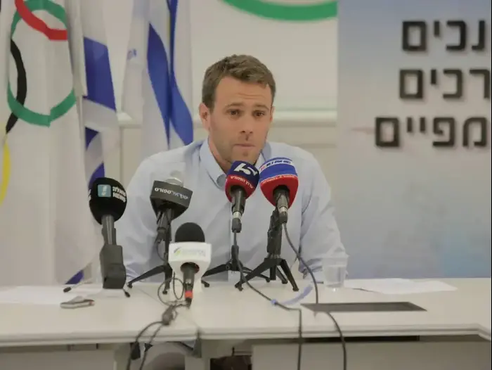שחיין גל נבו (יותם רונן) שחיין גל נבו (יותם רונן)