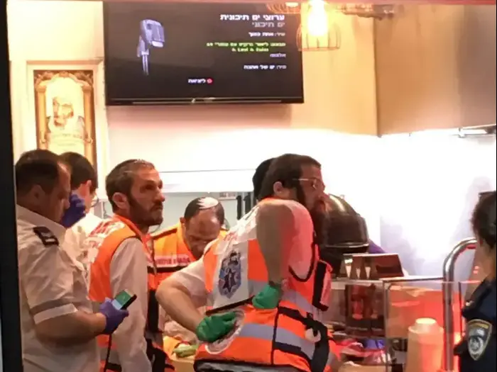 זירת הירי ברחוב ויצמן בנתניה 6 באפריל 2017 (מערכת וואלה! NEWS) זירת הירי ברחוב ויצמן בנתניה 6 באפריל 2017 (מערכת וואלה! NEWS)