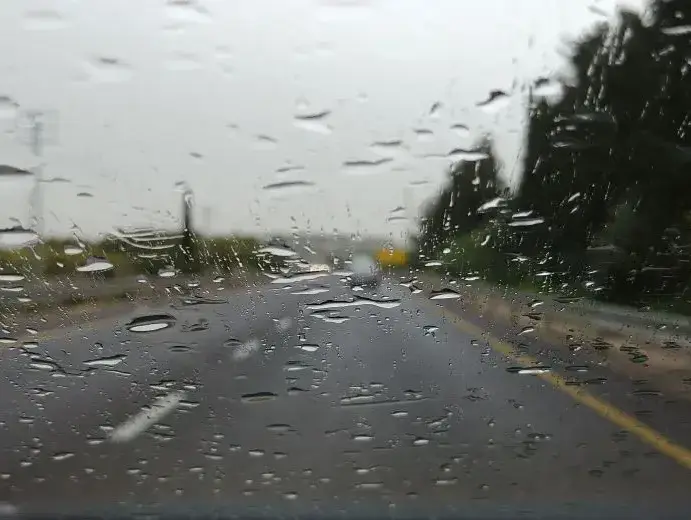 גשם בכביש סמוך לנהריה, 12 באפריל 2017 (שלומי גבאי) גשם בכביש סמוך לנהריה, 12 באפריל 2017 (שלומי גבאי)