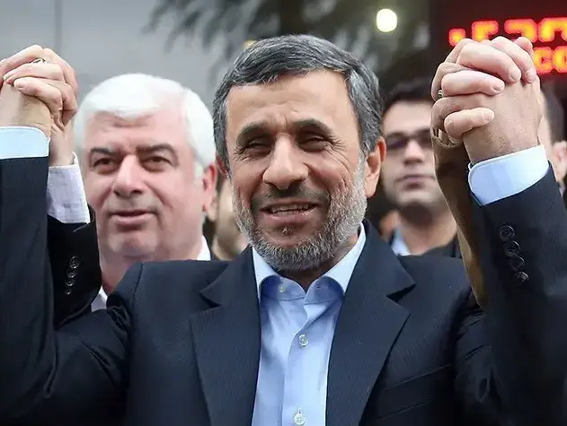 נשיא איראן לשעבר מחמוד אחמדינג'אד מגיש את מועמדותו לנשיאות, 12 באפריל 2017 (רויטרס) נשיא איראן לשעבר מחמוד אחמדינג'אד מגיש את מועמדותו לנשיאות, 12 באפריל 2017 (רויטרס)