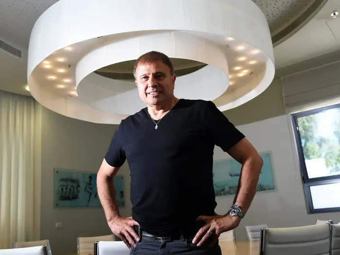 מאמן נבחרת ישראל אלישע לוי (ברני ארדוב) מאמן נבחרת ישראל אלישע לוי (ברני ארדוב)