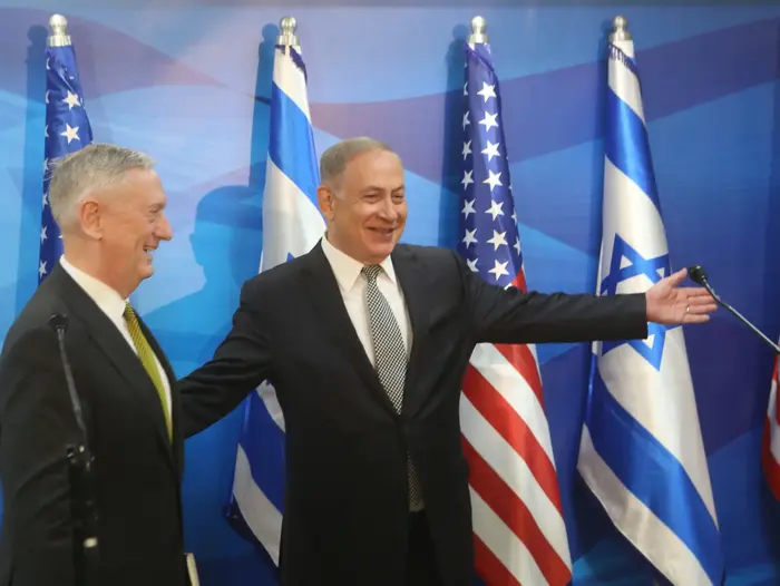 ראש הממשלה בנימין נתניהו נפגש עם שר ההגנה האמריקני ג'יימס מאטיס בירושלים, אפריל 2017 (מערכת וואלה! NEWS , מארק ישראל סלם, ג'רוזלם פוסט)