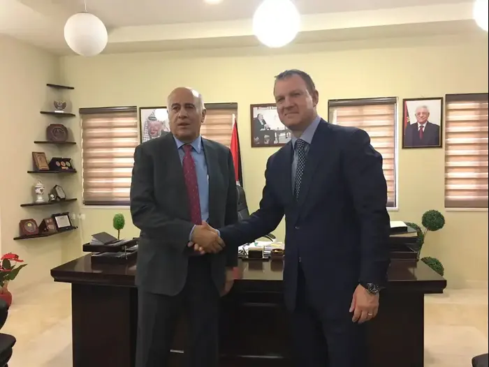 ח"כ אראל מרגלית בפגישה עם בכיר פתח ג'יבריל רג'וב ברמאללה, 20 באפריל 2017 (יח"צ) ח"כ אראל מרגלית בפגישה עם בכיר פתח ג'יבריל רג'וב ברמאללה, 20 באפריל 2017 (יח"צ)