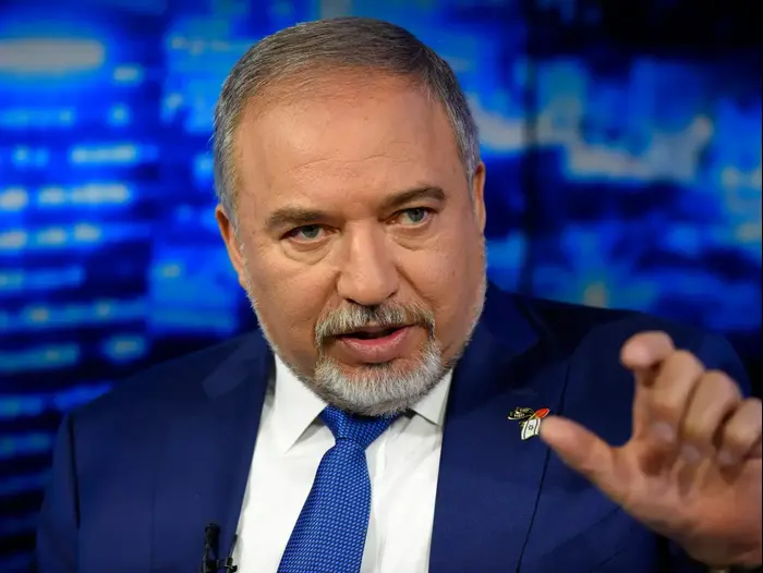 אביגדור ליברמן, שר הבטחון באולפן וואלה! NEWS 25 באפריל 2017 (ראובן קסטרו) אביגדור ליברמן, שר הבטחון באולפן וואלה! NEWS 25 באפריל 2017 (ראובן קסטרו)