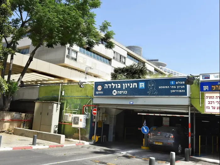 חניונים בתל אביב 4 במאי 2017 (ראובן קסטרו) חניונים בתל אביב 4 במאי 2017 (ראובן קסטרו)
