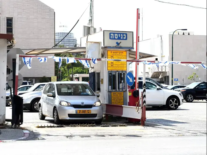 חניונים בתל אביב 4 במאי 2017 (ראובן קסטרו) חניונים בתל אביב 4 במאי 2017 (ראובן קסטרו)