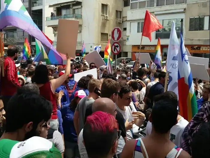 הפגנה נגד מחנות הריכוז להומואים בצ'צ'ניה, תל אביב, 5 במאי 2017 (מערכת וואלה! NEWS , איילת רז) הפגנה נגד מחנות הריכוז להומואים בצ'צ'ניה, תל אביב, 5 במאי 2017 (מערכת וואלה! NEWS , איילת רז)