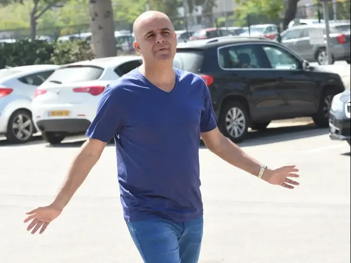 בעלי הפועל תל אביב שרון ניסנוב (ברני ארדוב) בעלי הפועל תל אביב שרון ניסנוב (ברני ארדוב)