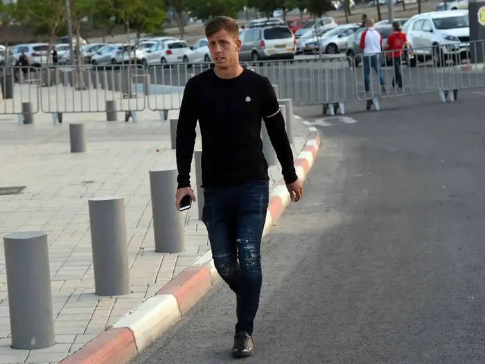 שחקן הפועל תל אביב בן רייכרט (ברני ארדוב)