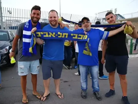אוהדי מכבי תל אביב במשחק של הפועל אשקלון (לירון מולדובן)