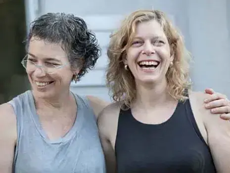 עפרית פק ותמי טסר, בית יולדות (באדיבות המצולמים)