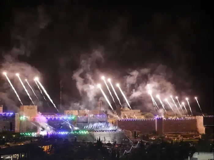טקס לציון 50 שנה לשחרורה לאיחודה של ירושלים 21 במאי 2017 (מערכת וואלה! NEWS , הלל מאיר, תצפית TPS) טקס לציון 50 שנה לשחרורה לאיחודה של ירושלים 21 במאי 2017 (מערכת וואלה! NEWS , הלל מאיר, תצפית TPS)