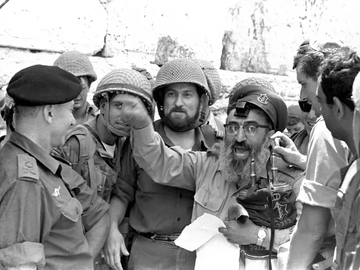 תיעוד חדש נחשף מהקרב על ירושלים במלחמת ששת הימים, 22 במאי 2017 (ארכיון צה"ל ומערכת הבטחון, צלמי במחנה) תיעוד חדש נחשף מהקרב על ירושלים במלחמת ששת הימים, 22 במאי 2017 (ארכיון צה"ל ומערכת הבטחון, צלמי במחנה)