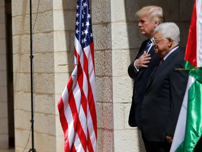הנשיא דונלד טראמפ וראש הרשות אבו מאזן בפגישתם בבית לחם 23 במאי 2017 (רויטרס) הנשיא דונלד טראמפ וראש הרשות אבו מאזן בפגישתם בבית לחם 23 במאי 2017 (רויטרס)