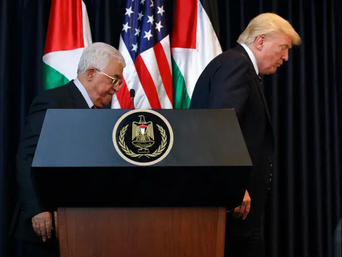 הנשיא דונלד טראמפ וראש הרשות אבו מאזן בפגישתם בבית לחם 23 במאי 2017 (AP) הנשיא דונלד טראמפ וראש הרשות אבו מאזן בפגישתם בבית לחם 23 במאי 2017 (AP)