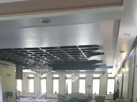 שגרירות איראן בקאבול, אפגניסטן לאחר הפיגוע במרכז הדיפלומטי. 31 במאי 2017 (צילום מסך , טוויטר) שגרירות איראן בקאבול, אפגניסטן לאחר הפיגוע במרכז הדיפלומטי. 31 במאי 2017 (צילום מסך , טוויטר)