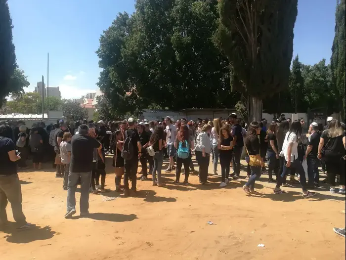 הלווייתה של ליאל הצעירה שנהרגה בהתהפכות רכב בראשון לציון, 1 במאי 2017 (מערכת וואלה! NEWS , אור רבדי באמצעות סמארטפון של וואווי) הלווייתה של ליאל הצעירה שנהרגה בהתהפכות רכב בראשון לציון, 1 במאי 2017 (מערכת וואלה! NEWS , אור רבדי באמצעות סמארטפון של וואווי)