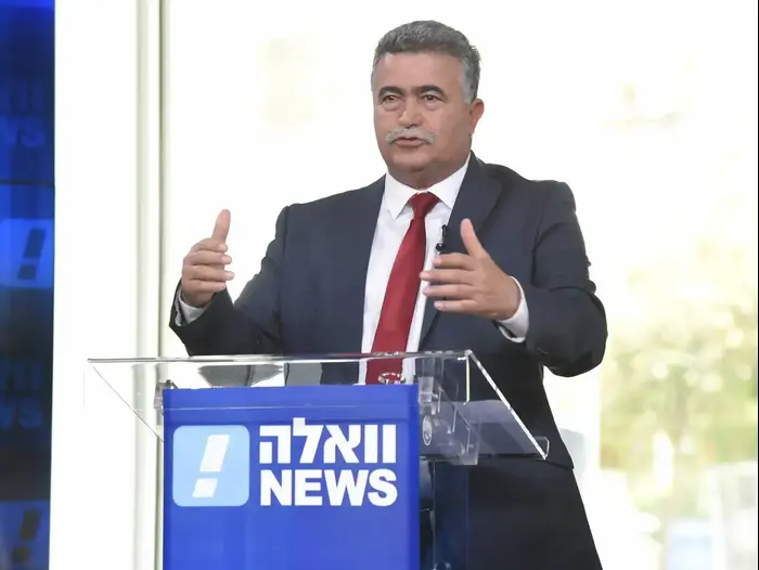 המועמדים לפריימריז במפלגת העבודה בעימות באולפן וואלה! NEWS 4 ביוני 2017 (ראובן קסטרו) המועמדים לפריימריז במפלגת העבודה בעימות באולפן וואלה! NEWS 4 ביוני 2017 (ראובן קסטרו)