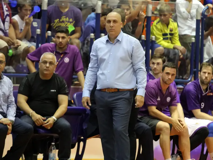 אריק אלפסי מאמן עירוני נהריה (אדריאן הרבשטיין) אריק אלפסי מאמן עירוני נהריה (אדריאן הרבשטיין)