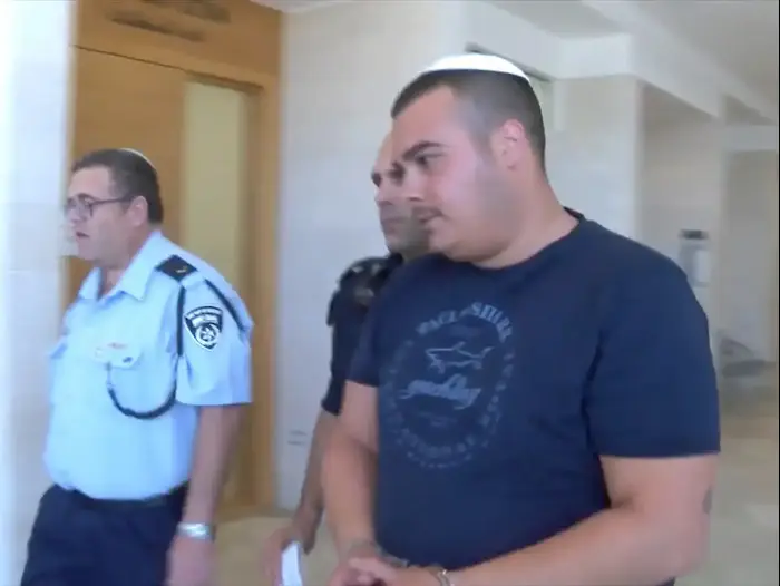 עמוס לביא, חשוד בחיסול אנטון רומן, בית משפט השלום בפתח תקווה, 16 ביוני 2017 (צילום מסך) עמוס לביא, חשוד בחיסול אנטון רומן, בית משפט השלום בפתח תקווה, 16 ביוני 2017 (צילום מסך)
