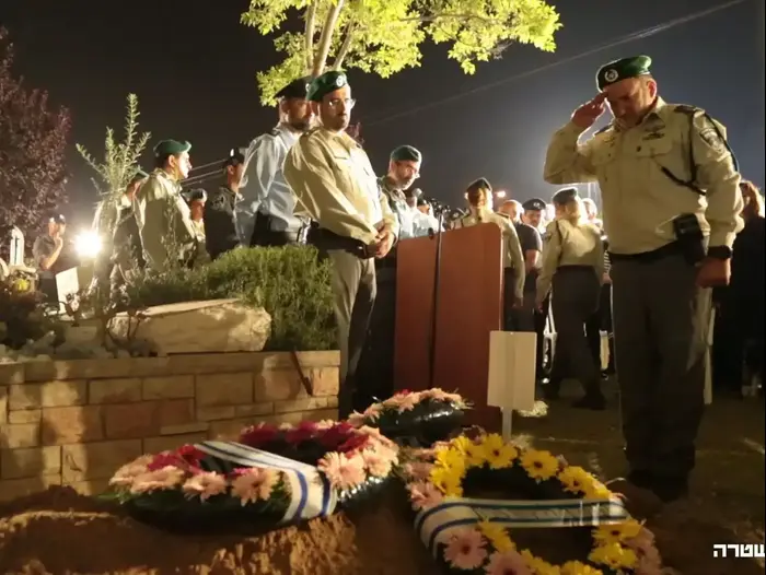 הלוויתה של הדס מלכא לוחמת מג"ב שנהרגה בפיגוע בשער שכם (אתר רשמי , דוברות המשטרה) הלוויתה של הדס מלכא לוחמת מג"ב שנהרגה בפיגוע בשער שכם (אתר רשמי , דוברות המשטרה)