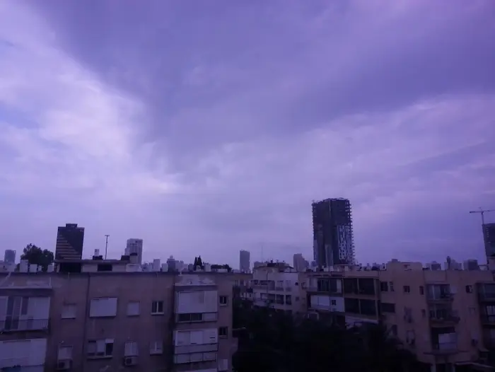 גשם בתל אביב, יוני 2017 (מערכת וואלה! NEWS , הגר נצר) גשם בתל אביב, יוני 2017 (מערכת וואלה! NEWS , הגר נצר)