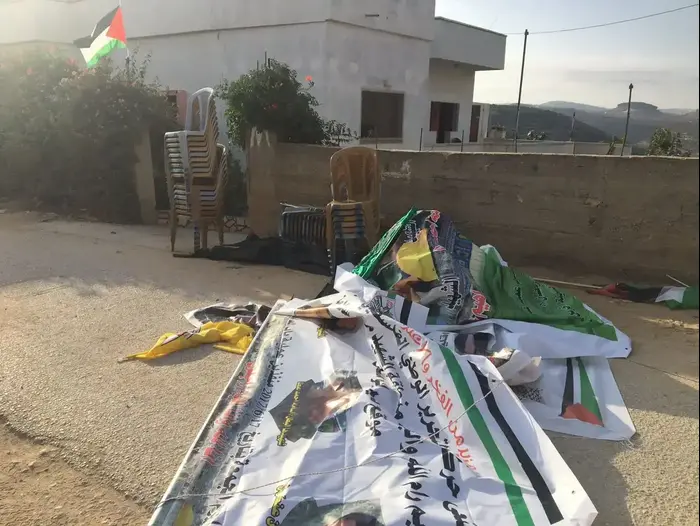 כרזות תמיכה במחבלים שביצעו את הפיגוע בשער שכם (דובר צה"ל) כרזות תמיכה במחבלים שביצעו את הפיגוע בשער שכם (דובר צה"ל)