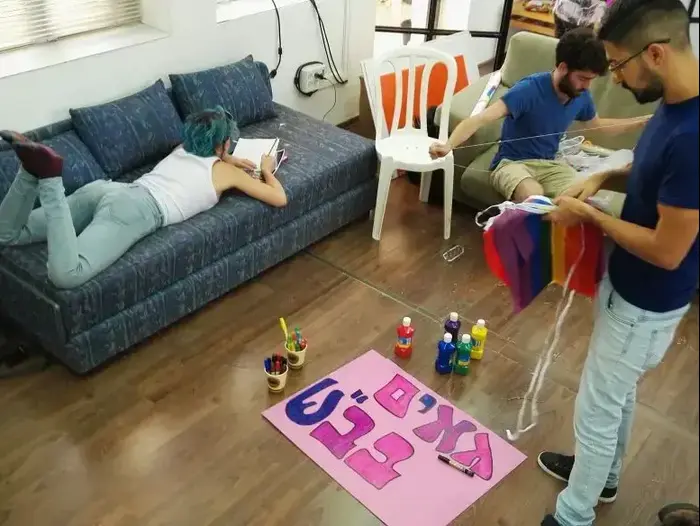 הבית הגאה בבאר שבע מתכונן למצעד הגאווה, 21 ביוני 2017 (בני בן סימון ) הבית הגאה בבאר שבע מתכונן למצעד הגאווה, 21 ביוני 2017 (בני בן סימון )