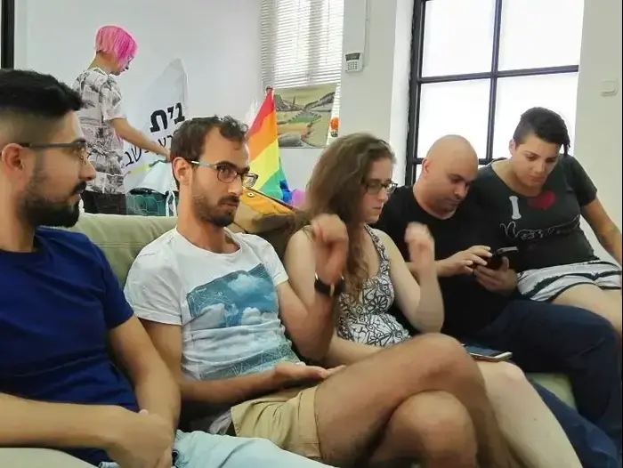הבית הגאה בבאר שבע מתכונן למצעד הגאווה, 21 ביוני 2017 (בני בן סימון ) הבית הגאה בבאר שבע מתכונן למצעד הגאווה, 21 ביוני 2017 (בני בן סימון )