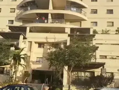 חשד לניסיון רצח והתאבדות במודיעין גבר כבן 70 דקר את אשתו ופצע אותה קשה ונפגע בינוני, 26 ביוני 2017 (חטיבת דובר המשטרה) חשד לניסיון רצח והתאבדות במודיעין גבר כבן 70 דקר את אשתו ופצע אותה קשה ונפגע בינוני, 26 ביוני 2017 (חטיבת דובר המשטרה)