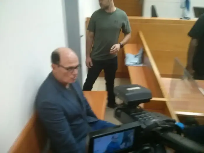 הארכת מעצרו של אבריאל בר יוסף בבית משפט השלום ראשון לציון, 13 ביולי 2017 (אבי כהן) הארכת מעצרו של אבריאל בר יוסף בבית משפט השלום ראשון לציון, 13 ביולי 2017 (אבי כהן)