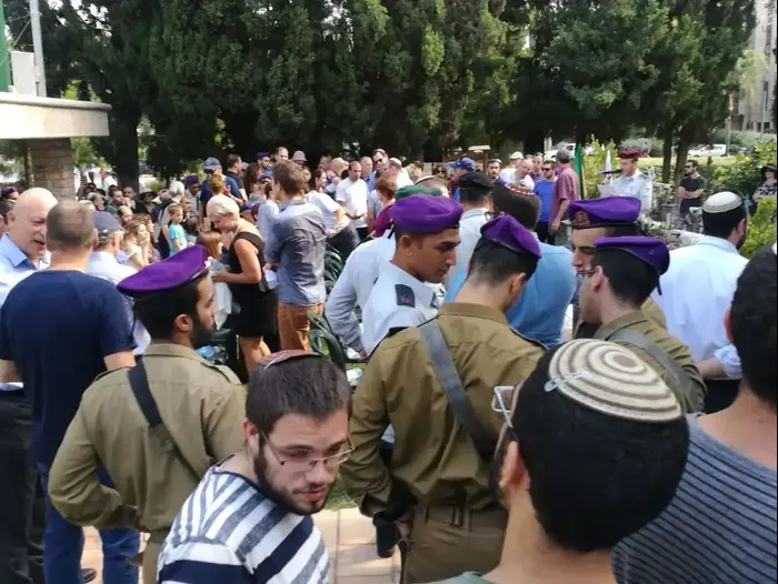 אזכרה במלאת שלוש שנים לנפילתו של הדר גולדין, יולי 2017 (מערכת וואלה! NEWS , אור רביד באמצעות וואווי) אזכרה במלאת שלוש שנים לנפילתו של הדר גולדין, יולי 2017 (מערכת וואלה! NEWS , אור רביד באמצעות וואווי)