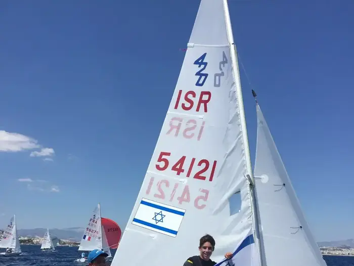 השייטים נועם חומרי, טל שדה (אתר רשמי) השייטים נועם חומרי, טל שדה (אתר רשמי)