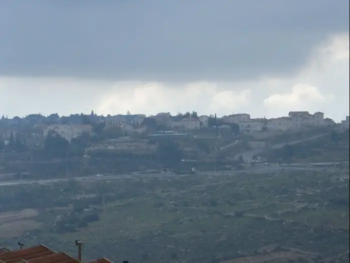 מבט על הישוב אלעזר במבט מאפרת, שכונת נתיב האבות אוגוסט 2017 (מערכת וואלה! NEWS , מתוך ויקיפדיה) מבט על הישוב אלעזר במבט מאפרת, שכונת נתיב האבות אוגוסט 2017 (מערכת וואלה! NEWS , מתוך ויקיפדיה)