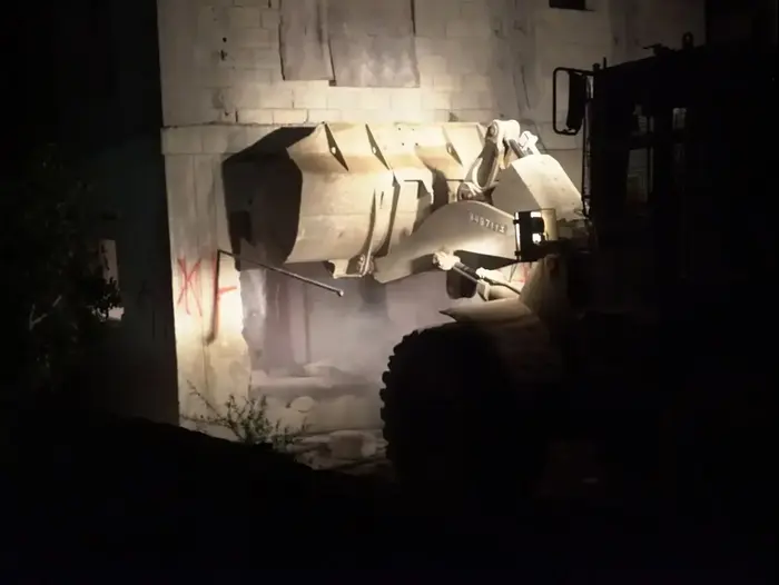 הריסת בית המחבל שביצע את הפיגוע בחלמיש בכפר כובר (דובר צה"ל) הריסת בית המחבל שביצע את הפיגוע בחלמיש בכפר כובר (דובר צה"ל)