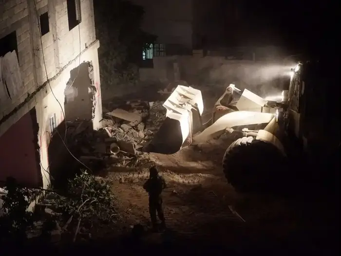 הריסת בית המחבל שביצע את הפיגוע בחלמיש בכפר כובר (דובר צה"ל) הריסת בית המחבל שביצע את הפיגוע בחלמיש בכפר כובר (דובר צה"ל)