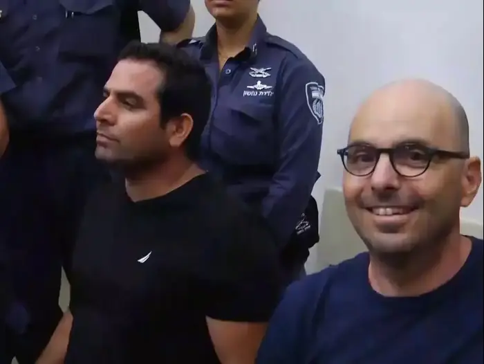 מני נפתלי ואלדד יניב שוחררו ממעצר בדרישה שימנעו משידול הגעה להפגנות בלתי חוקיות (מערכת וואלה! NEWS) מני נפתלי ואלדד יניב שוחררו ממעצר בדרישה שימנעו משידול הגעה להפגנות בלתי חוקיות (מערכת וואלה! NEWS)