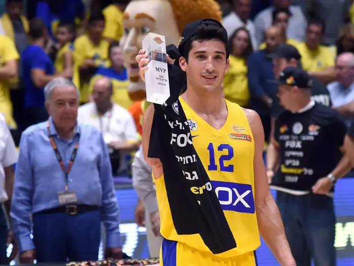 ג'ון דיברתולומאו שחקן מכבי תל אביב MVP גמר גביע ווינר (ברני ארדוב) ג'ון דיברתולומאו שחקן מכבי תל אביב MVP גמר גביע ווינר (ברני ארדוב)