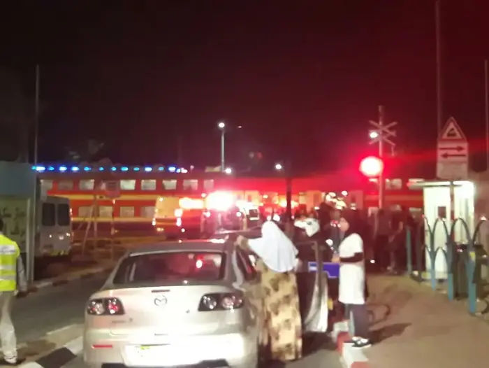 רכב הסעות התנגש ברכבת בלוד 17 באוקטובר 2017 (איחוד הצלה) רכב הסעות התנגש ברכבת בלוד 17 באוקטובר 2017 (איחוד הצלה)