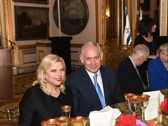 ראש הממשלה בנימין נתניהו ושרה נתניהו בארוחת ערב לכבוד 100 שנים להצהרת בלפור בלונדון, אנגליה 2 בנובמבר 2017 (מערכת וואלה! NEWS , קובי גדעון, לע?מ) ראש הממשלה בנימין נתניהו ושרה נתניהו בארוחת ערב לכבוד 100 שנים להצהרת בלפור בלונדון, אנגליה 2 בנובמבר 2017 (מערכת וואלה! NEWS , קובי גדעון, לע?מ)