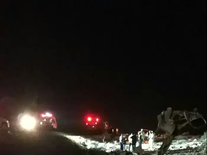 הרכב מתאונת הדרכים בכביש 40 סמוך למצפה רמון, 9 בנובמבר 2017 (מערכת וואלה! NEWS , דוברות מד"א) הרכב מתאונת הדרכים בכביש 40 סמוך למצפה רמון, 9 בנובמבר 2017 (מערכת וואלה! NEWS , דוברות מד"א)