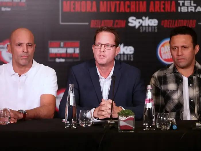 נשיא בלאטור MMA סקוט קוקר, רנזו גרייסי, רוייס גרייסי (קובי אליהו) נשיא בלאטור MMA סקוט קוקר, רנזו גרייסי, רוייס גרייסי (קובי אליהו)