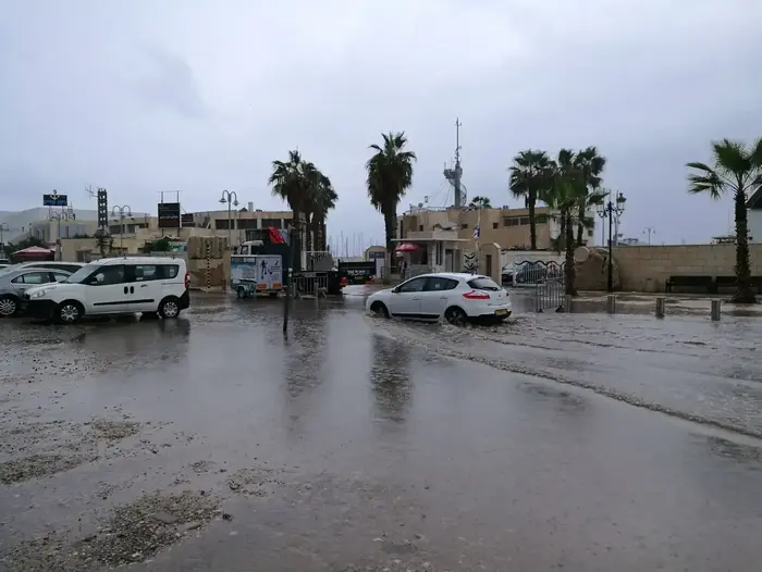 גשמים במרינה באשקלון 21 בנובמבר 2017 (שי מכלוף)