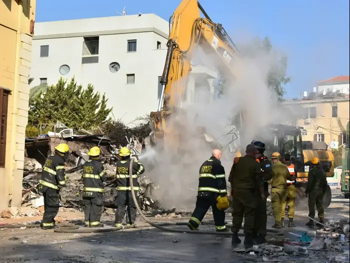 המשטרה בזירת הפיצוץ בבניין ברחוב יפת ביפו, 28 בנובמבר 2017 (חטיבת דובר המשטרה) המשטרה בזירת הפיצוץ בבניין ברחוב יפת ביפו, 28 בנובמבר 2017 (חטיבת דובר המשטרה)