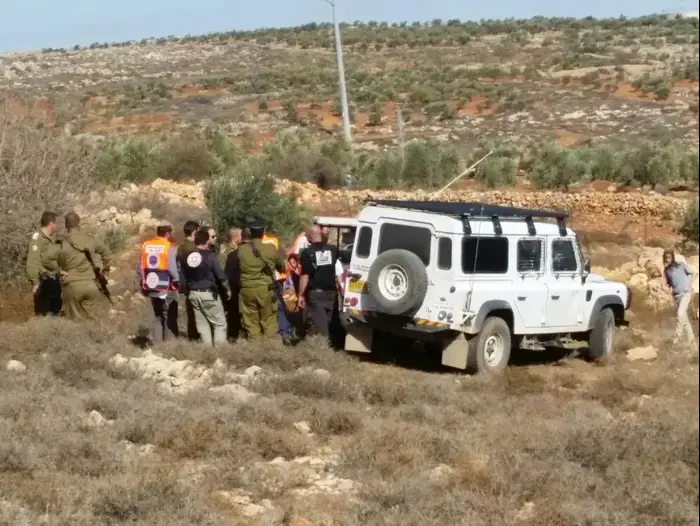 ידויי אבנים מול מטיילים כפר קוסרה, 30 בנובמבר 2017 (מערכת וואלה! NEWS , ללא קרדיט)