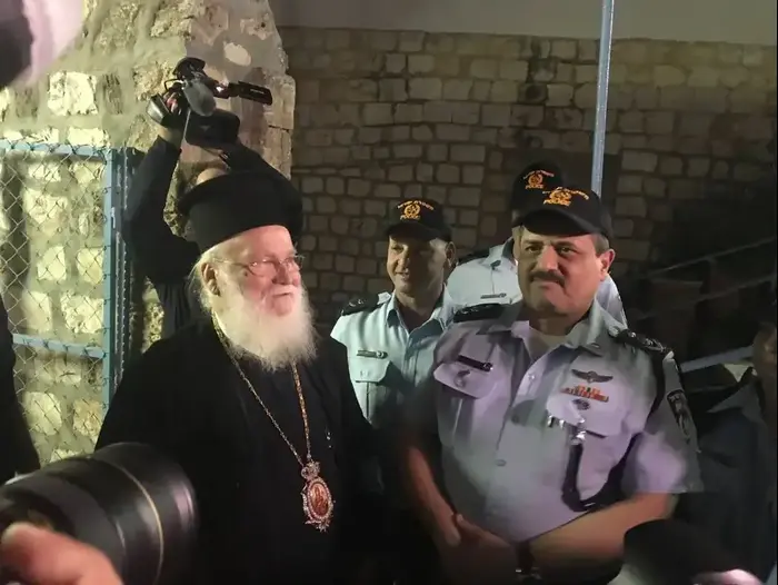 מפכל" המשטרה רוני אלשיך בחגיגות חג המולד בנצרת 21 בדצמבר 2017 (מערכת וואלה! NEWS , -) מפכל" המשטרה רוני אלשיך בחגיגות חג המולד בנצרת 21 בדצמבר 2017 (מערכת וואלה! NEWS , -)